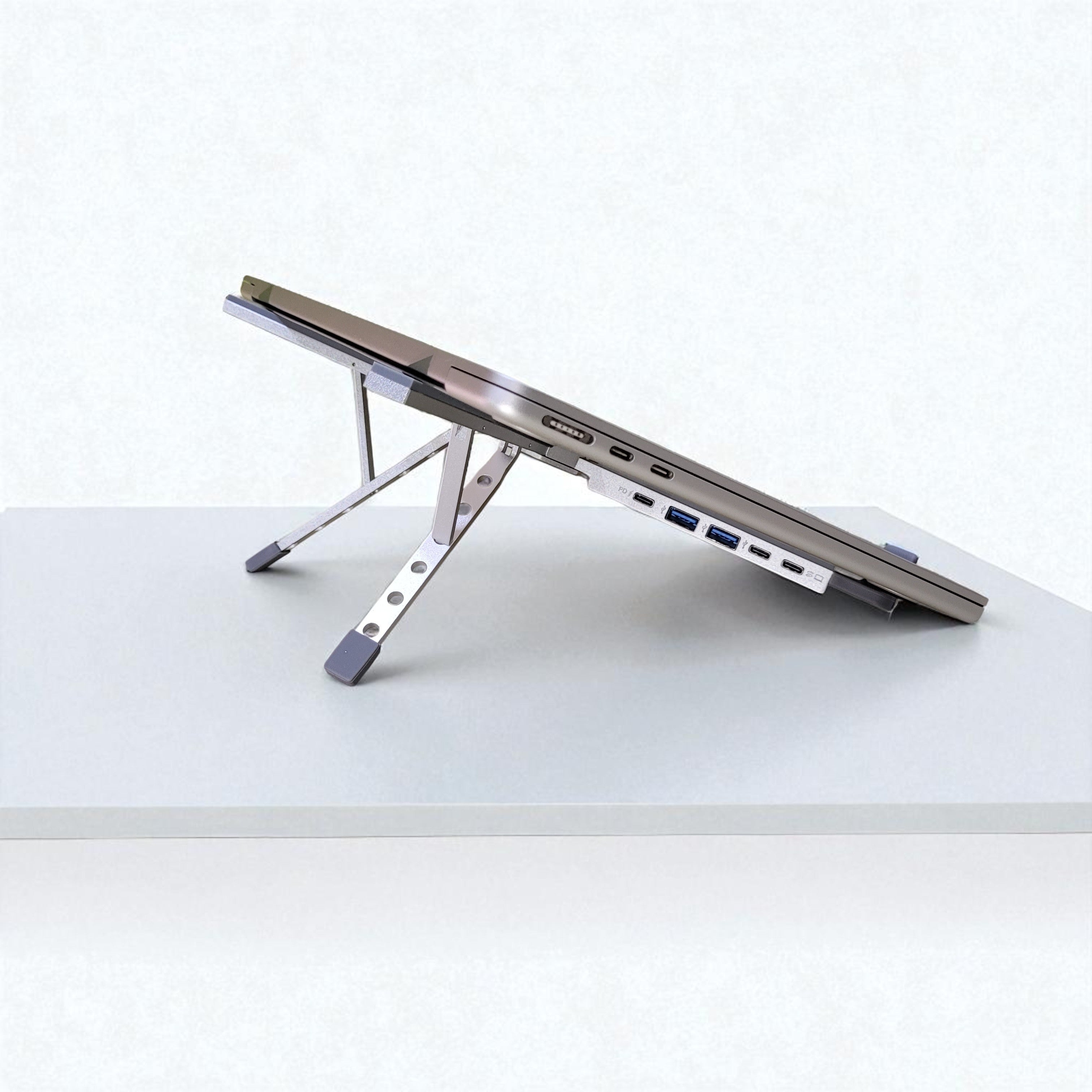 Dockin Stand - Tech Silver